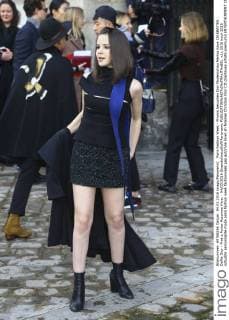Paris Fashion Week - Promis besuchen Dior Modenschau Marina Kaye CELEBRITES : Defile Dior - Pret a Porter Automne Hiver - 04 03 2016 GwendolineLeGoff Panoramic 