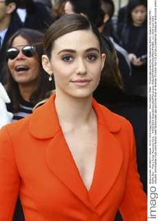 Paris Fashion Week - Promis besuchen Dior Modenschau Emmy Rossum CELEBRITES : Defile Dior - Pret a Porter Automne Hiver - 04 03 2016 GwendolineLeGoff Panoramic 