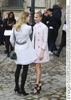 Paris Fashion Week - Promis besuchen Dior Modenschau Natalia Vodianova et Elena Perminova CELEBRITES : Defile Dior - Pret a Porter Automne Hiver - 04 03 2016 GwendolineLeGoff Panoramic 