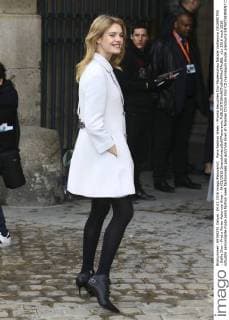 Paris Fashion Week - Promis besuchen Dior Modenschau Natalia Vodianova CELEBRITES : Defile Dior - Pret a Porter Automne Hiver - 04 03 2016 GwendolineLeGoff Panoramic 
