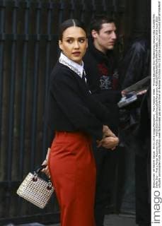 Paris Fashion Week - Promis besuchen Dior Modenschau Jessica Alba CELEBRITES : Defile Dior - Pret a Porter Automne Hiver - 04 03 2016 GwendolineLeGoff Panoramic 