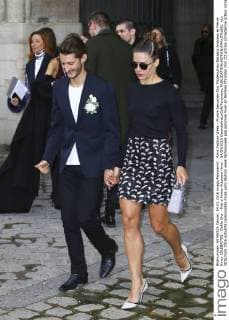 Paris Fashion Week - Promis besuchen Dior Modenschau Natasha Andrews et Pierre Niney CELEBRITES : Defile Dior - Pret a Porter Automne Hiver - 04 03 2016 GwendolineLeGoff Panoramic 