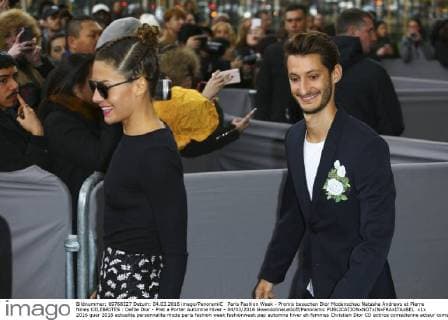 Paris Fashion Week - Promis besuchen Dior Modenschau Natasha Andrews et Pierre Niney CELEBRITES : Defile Dior - Pret a Porter Automne Hiver - 04 03 2016 GwendolineLeGoff Panoramic 