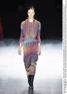 Paris Fashion Week - Issey Miyake Modenschau 205451 Marineau Starface 2016-03-04 Paris France Fashion week ready to wear AW 2016. Defile de mode pret a porter automne hiver 2016. Issey Miyake. Issey Miyake, autumn-winter 2016 Paris, France _sans_perso  Copyright: xMarineaux STAR_205451_006