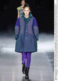 Paris Fashion Week - Issey Miyake Modenschau 205451 Marineau Starface 2016-03-04 Paris France Fashion week ready to wear AW 2016. Defile de mode pret a porter automne hiver 2016. Issey Miyake. Issey Miyake, autumn-winter 2016 Paris, France _sans_perso  Copyright: xMarineaux STAR_205451_012