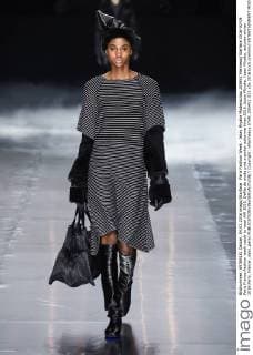 Paris Fashion Week - Issey Miyake Modenschau 205451 Marineau Starface 2016-03-04 Paris France Fashion week ready to wear AW 2016. Defile de mode pret a porter automne hiver 2016. Issey Miyake. Issey Miyake, autumn-winter 2016 Paris, France _sans_perso  Copyright: xMarineaux STAR_205451_023