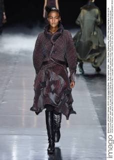 Paris Fashion Week - Issey Miyake Modenschau 205451 Marineau Starface 2016-03-04 Paris France Fashion week ready to wear AW 2016. Defile de mode pret a porter automne hiver 2016. Issey Miyake. Issey Miyake, autumn-winter 2016 Paris, France _sans_perso  Copyright: xMarineaux STAR_205451_029