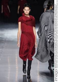 Paris Fashion Week - Issey Miyake Modenschau 205451 Marineau Starface 2016-03-04 Paris France Fashion week ready to wear AW 2016. Defile de mode pret a porter automne hiver 2016. Issey Miyake. Issey Miyake, autumn-winter 2016 Paris, France _sans_perso  Copyright: xMarineaux STAR_205451_045