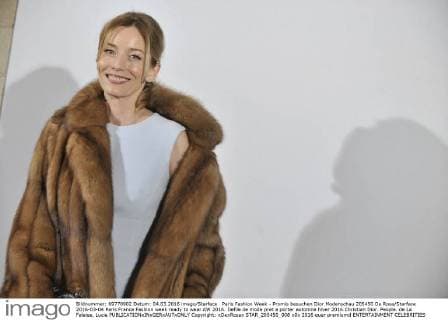 Paris Fashion Week - Promis besuchen Dior Modenschau 205450 De Rosa Starface 2016-03-04 Paris France Fashion week ready to wear AW 2016. Defile de mode pret a porter automne hiver 2016.Christian Dior. People. de La Falaise, Lucie  Copyright: xDexRosax STAR_205450_008