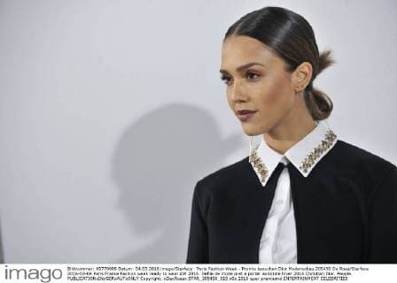 Paris Fashion Week - Promis besuchen Dior Modenschau 205450 De Rosa Starface 2016-03-04 Paris France Fashion week ready to wear AW 2016. Defile de mode pret a porter automne hiver 2016.Christian Dior. People.  Copyright: xDexRosax STAR_205450_015