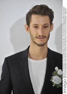 Paris Fashion Week - Promis besuchen Dior Modenschau 205450 De Rosa Starface 2016-03-04 Paris France Fashion week ready to wear AW 2016. Defile de mode pret a porter automne hiver 2016.Christian Dior. People. Niney, Pierre  Copyright: xDexRosax STAR_205450_032