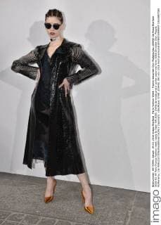 Paris Fashion Week - Promis besuchen Dior Modenschau 205450 De Rosa Starface 2016-03-04 Paris France Fashion week ready to wear AW 2016. Defile de mode pret a porter automne hiver 2016.Christian Dior. People. McMenamy, Lily  Copyright: xDexRosax STAR_205450_093