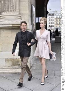 Paris Fashion Week - Promis besuchen Dior Modenschau 205450 De Rosa Starface 2016-03-04 Paris France Fashion week ready to wear AW 2016. Defile de mode pret a porter automne hiver 2016.Christian Dior. People. Bellamy, Matthew ( Muse ); Evans, Elle  Copyright: xDexRosax STAR_205450_147