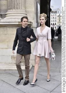 Paris Fashion Week - Promis besuchen Dior Modenschau 205450 De Rosa Starface 2016-03-04 Paris France Fashion week ready to wear AW 2016. Defile de mode pret a porter automne hiver 2016.Christian Dior. People. Bellamy, Matthew ( Muse ); Evans, Elle  Copyright: xDexRosax STAR_205450_148