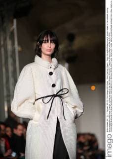 Paris Fashion Week - Diogo Miranda Modenschau A model takes to the catwalk during the presentation of Diogo Miranda s show as part of the Fall-Winter 2016-2017 Fashion Week in Paris on March 5, 2016.  PAR20160305110 MAYAxVIDON-WHITE