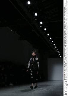 Paris Fashion Week - Raul Mishra Modenschau Raul Mishra, Paris fashion week , Ready to wear Fall Winter 2016 Paris , 644 Cordon Cordon Press  alfonsoxjimenezxvalero Raul Mishra show, Ready to wear Fall Winter 2016 Paris