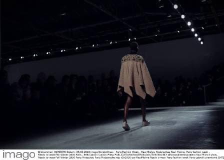Paris Fashion Week - Raul Mishra Modenschau Raul Mishra, Paris fashion week , Ready to wear Fall Winter 2016 Paris , 644 Cordon Cordon Press  alfonsoxjimenezxvalero Raul Mishra show, Ready to wear Fall Winter 2016 Paris