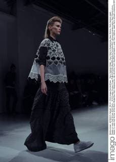 Paris Fashion Week - Raul Mishra Modenschau Raul Mishra, Paris fashion week , Ready to wear Fall Winter 2016 Paris , 644 Cordon Cordon Press  alfonsoxjimenezxvalero Raul Mishra show, Ready to wear Fall Winter 2016 Paris