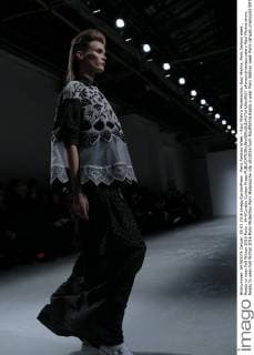 Paris Fashion Week - Raul Mishra Modenschau Raul Mishra, Paris fashion week , Ready to wear Fall Winter 2016 Paris , 644 Cordon Cordon Press  alfonsoxjimenezxvalero Raul Mishra show, Ready to wear Fall Winter 2016 Paris