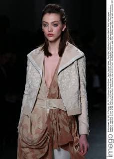 Paris Fashion Week - Raul Mishra Modenschau Raul Mishra, Paris fashion week , Ready to wear Fall Winter 2016 Paris , 644 Cordon Cordon Press  alfonsoxjimenezxvalero Raul Mishra show, Ready to wear Fall Winter 2016 Paris