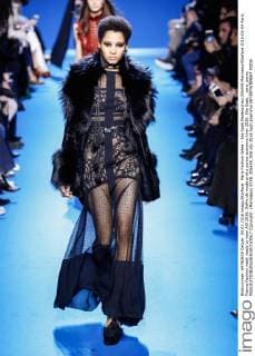 Paris Fashion Week - Elie Saab Modenschau 205459 Marineau Starface 2016-03-04 Paris France Fashion week ready to wear AW 2016. Defile de mode pret a porter automne hiver 2016. Elie Saab. _sans_perso  Copyright: xMarineaux STAR_205459_058