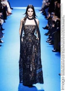 Paris Fashion Week - Elie Saab Modenschau 205459 Marineau Starface 2016-03-04 Paris France Fashion week ready to wear AW 2016. Defile de mode pret a porter automne hiver 2016. Elie Saab. Jenner, Kendall  Copyright: xMarineaux STAR_205459_067