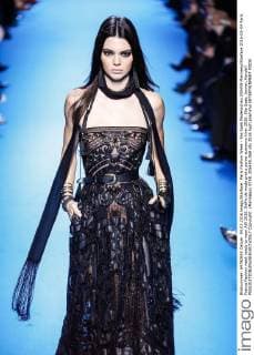 Paris Fashion Week - Elie Saab Modenschau 205459 Marineau Starface 2016-03-04 Paris France Fashion week ready to wear AW 2016. Defile de mode pret a porter automne hiver 2016. Elie Saab. Jenner, Kendall  Copyright: xMarineaux STAR_205459_068