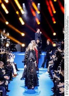 Paris Fashion Week - Elie Saab Modenschau 205459 Marineau Starface 2016-03-04 Paris France Fashion week ready to wear AW 2016. Defile de mode pret a porter automne hiver 2016. Elie Saab. _sans_perso  Copyright: xMarineaux STAR_205459_071