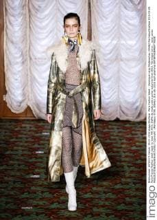 Paris Fashion Week - Veronique Leroy Modenschau 205462 Marineau Starface 2016-03-05 Paris France Fashion week ready to wear AW 2016. Defile de mode pret a porter automne hiver 2016. Véronique Leroy. _sans_perso  Copyright: xMarineaux STAR_205462_016