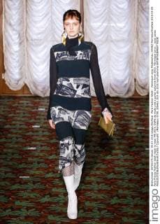 Paris Fashion Week - Veronique Leroy Modenschau 205462 Marineau Starface 2016-03-05 Paris France Fashion week ready to wear AW 2016. Defile de mode pret a porter automne hiver 2016. Véronique Leroy. _sans_perso  Copyright: xMarineaux STAR_205462_019