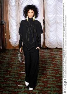 Paris Fashion Week - Veronique Leroy Modenschau 205462 Marineau Starface 2016-03-05 Paris France Fashion week ready to wear AW 2016. Defile de mode pret a porter automne hiver 2016. Véronique Leroy. _sans_perso  Copyright: xMarineaux STAR_205462_027