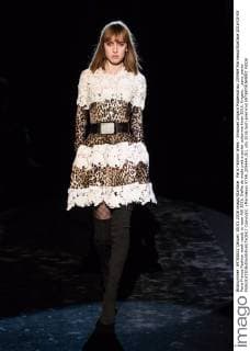 Paris Fashion Week - Emanuel Ungaro Modenschau 205464 Marineau Starface 2016-03-05 Paris France Fashion week ready to wear AW 2016. Defile de mode pret a porter automne hiver 2016. Ungaro. _sans_perso  Copyright: xMarineaux STAR_205464_011
