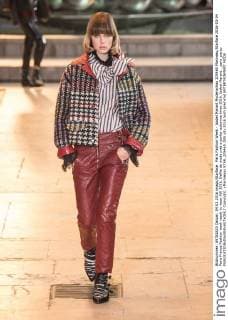 Paris Fashion Week - Isabel Marant Modenschau 205465 Marineau Starface 2016-03-04 Paris France Fashion week ready to wear AW 2016. Defile de mode pret a porter automne hiver 2016. Isabel Marant. _sans_perso  Copyright: xMarineaux STAR_205465_005