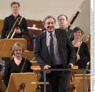 Frankfurt (Oder), 05.03.2016 - Musikfesttage an der Oder GMD Howard Griffith praesentiert junge Dirigenten aus Deutschland, Polen, der Ukraine, Weißrussland und Russland. Es spielt das Brandenburgische Staatsorchester unter der Leitung von GMD Howard Griffith, Sebastian Schneider (Klarinette) IM Bild: GMD Howard Grffith.