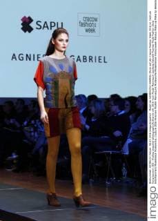 Model bei AGNIESZKA GABRIEL-Show auf der Cracow Fashion Week 2016 im Centrum Kongresowym ICE - Krakau snapshot-photography B.Shamlo