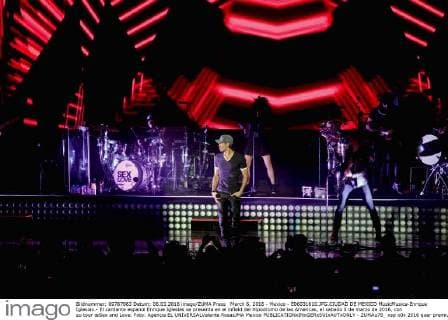 March 6, 2016 - Mexico - E06031610.JPG.CIUDAD DE MEXICO MusicMusica-Enrique Iglesias.- El cantante espanol Enrique Iglesias se presenta en el infield del Hipodromo de las Americas, el sabado 5 de marzo de 2016, con su tour œSex and Love. Foto: Agencia EL UNIVERSALValente RosasJMA Mexico  - ZUMAu78_