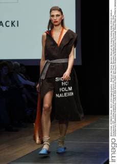 Model auf der Marek Bernacki-Show auf der Cracow Fashion Week 2016 im Centrum Kongresowym ICE - Krakau snapshot-photography B.Shamlo