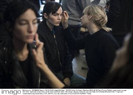 205494 Julien de Rosa Starface 2016-03-06 Paris France Fashion week ready to wear AW 2016. Defile de mode pret a porter automne hiver 2016. Backstage. Galliano Editorial use only  Copyright: xJulienxdexRosax xStarfacex STAR_205494_013