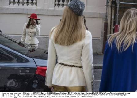205494 Julien de Rosa Starface 2016-03-06 Paris France Fashion week ready to wear AW 2016. Defile de mode pret a porter automne hiver 2016. Ambiance. Galliano Editorial use only  Copyright: xJulienxdexRosax xStarfacex STAR_205494_014