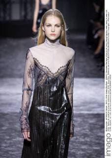 205497 Marineau Starface 2016-03-06 Paris France Fashion week ready to wear AW 2016. Defile de mode pret a porter automne hiver 2016. Nina Ricci. Editorial use only  Copyright: xMarineaux STAR_205497_017