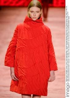 205509 Marineau Starface 2016-03-06 Paris France Fashion week ready to wear AW 2016. Defile de mode pret a porter automne hiver 2016. Akris. Akris , autumn-winter 2016 Paris, France Editorial use only _sans_perso  Copyright: xMarineaux STAR_205509_017