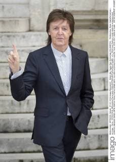Bilder des Tages Paul McCartney CELEBRITES : Modenschau Mode StellaMcCartney - arrivees - Paris - 07 03 2016 JBAutissier Panoramic 