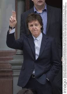 Paul McCartney CELEBRITES : Modenschau Mode StellaMcCartney - arrivees - Paris - 07 03 2016 JBAutissier Panoramic 