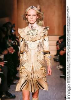 205516 Marineau Starface 2016-03-06 Paris France Fashion week ready to wear AW 2016. Defile de mode pret a porter automne hiver 2016. Givenchy. Givenchy , autumn-winter 2016 Paris, France Editorial use only _sans_perso  Copyright: xMarineaux STAR_205516_010