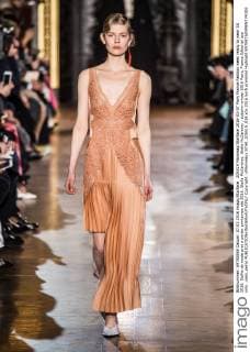 205519 Marineau Starface 2016-03-07 Paris France Fashion week ready to wear SS 2016. Defile de mode pret a porter printemps ete 2016. Stella McCartney. Stella McCartney , autumn-winter 2016 Paris, France Editorial use only _sans_perso  Copyright: xMarineaux STAR_205519_019
