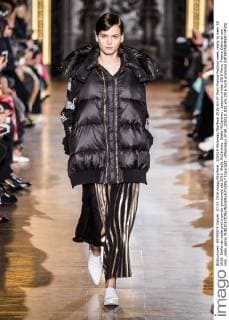 205519 Marineau Starface 2016-03-07 Paris France Fashion week ready to wear SS 2016. Defile de mode pret a porter printemps ete 2016. Stella McCartney. Stella McCartney , autumn-winter 2016 Paris, France Editorial use only _sans_perso  Copyright: xMarineaux STAR_205519_025