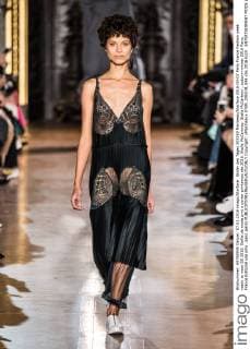 Bilder des Tages 205519 Marineau Starface 2016-03-07 Paris France Fashion week ready to wear SS 2016. Defile de mode pret a porter printemps ete 2016. Stella McCartney. Stella McCartney , autumn-winter 2016 Paris, France Editorial use only _sans_perso  Copyright: xMarineaux STAR_205519_048