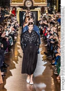 205519 Marineau Starface 2016-03-07 Paris France Fashion week ready to wear SS 2016. Defile de mode pret a porter printemps ete 2016. Stella McCartney. Stella McCartney , autumn-winter 2016 Paris, France Editorial use only _sans_perso  Copyright: xMarineaux STAR_205519_060