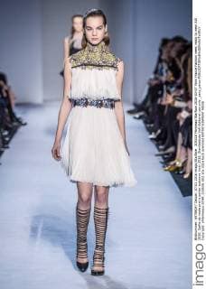205528 Marineau Starface 2016-03-07 Paris France Fashion week ready to wear AW 2016. Defile de mode pret a porter automne hiver 2016. Giambattista Valli Editorial use only _sans_perso  Copyright: xMarineaux STAR_205528_002