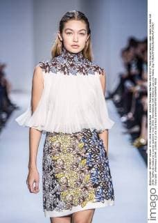205528 Marineau Starface 2016-03-07 Paris France Fashion week ready to wear AW 2016. Defile de mode pret a porter automne hiver 2016. Giambattista Valli Editorial use only Hadid, Gigi  Copyright: xMarineaux STAR_205528_012